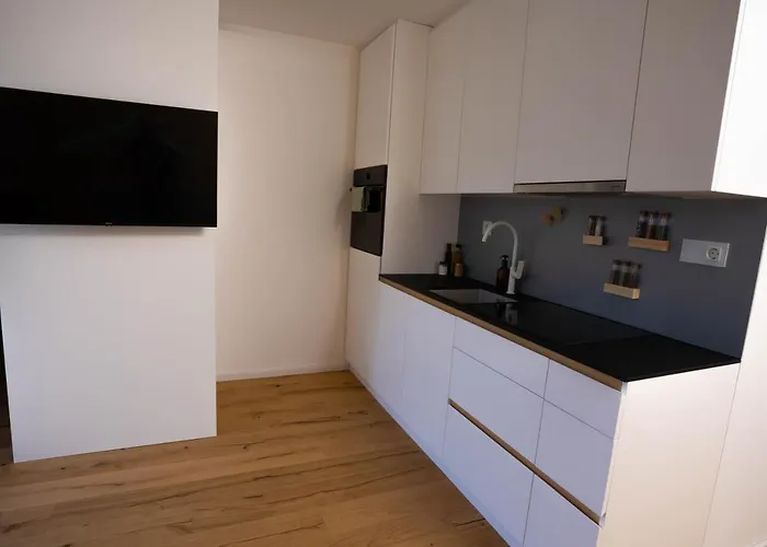 Emerald Valley * بوويتش